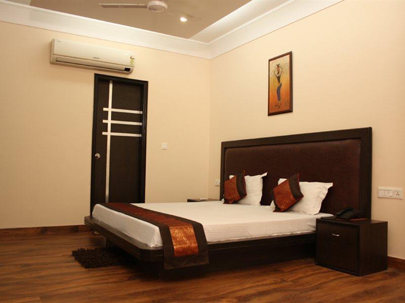Hotel Apra Deluxe New Delhi Extérieur photo