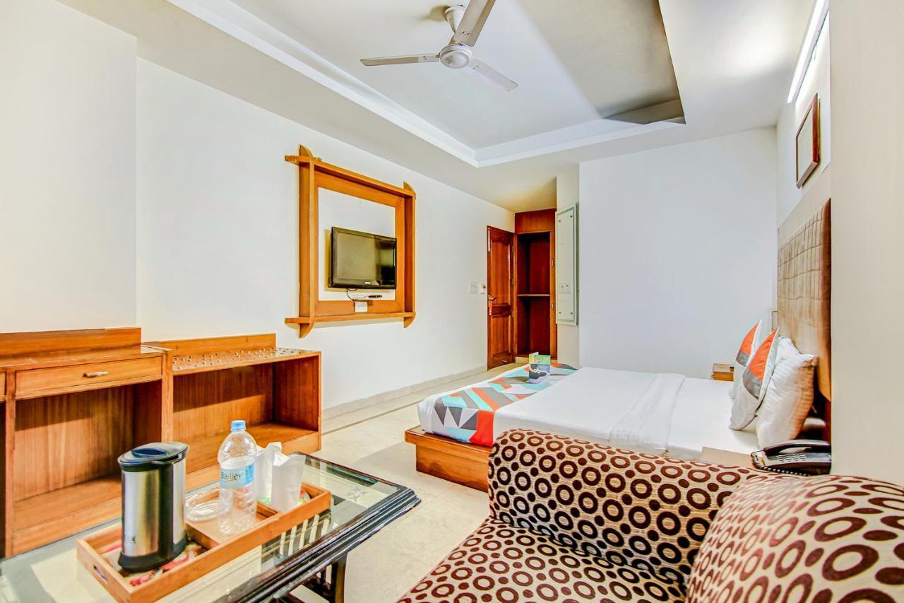 Hotel Apra Deluxe New Delhi Extérieur photo