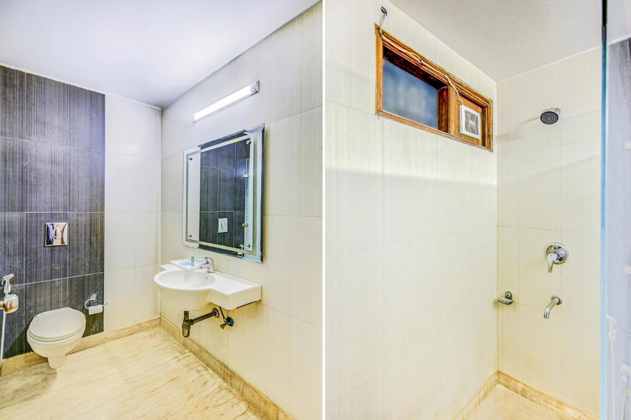 Hotel Apra Deluxe New Delhi Extérieur photo