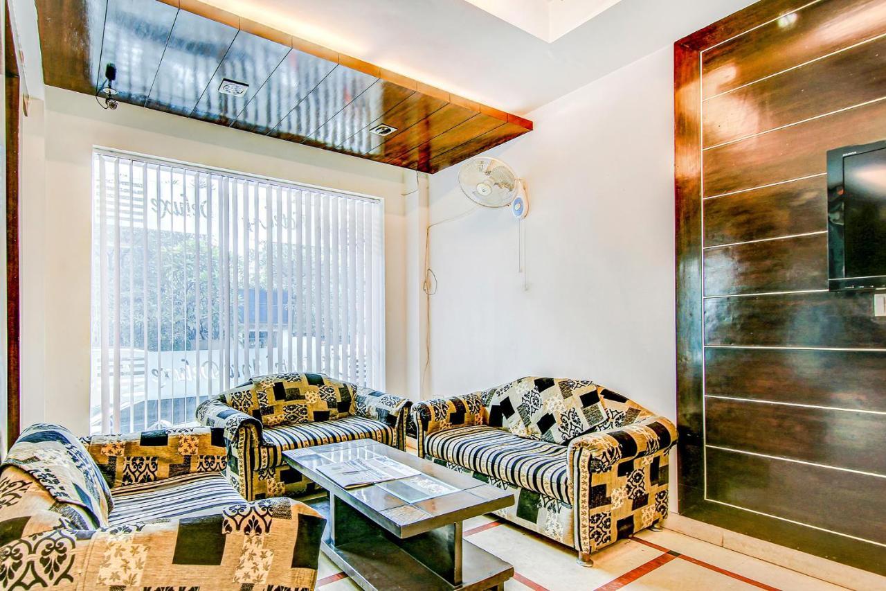 Hotel Apra Deluxe New Delhi Extérieur photo