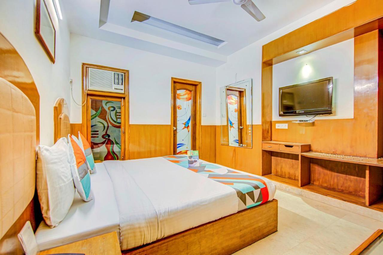 Hotel Apra Deluxe New Delhi Extérieur photo