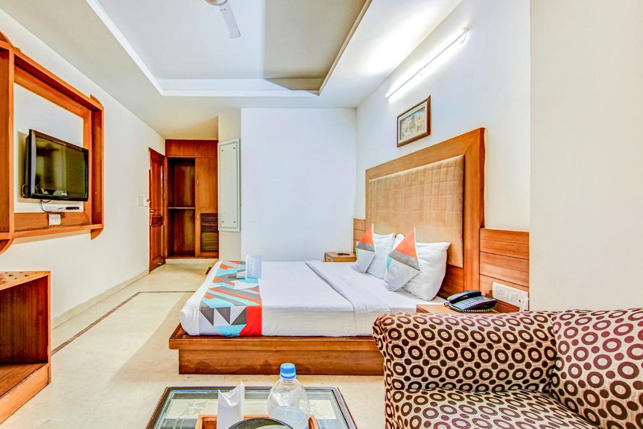 Hotel Apra Deluxe New Delhi Extérieur photo